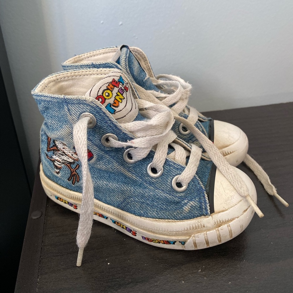 Vintage Looney Tunes toddler Sneakers